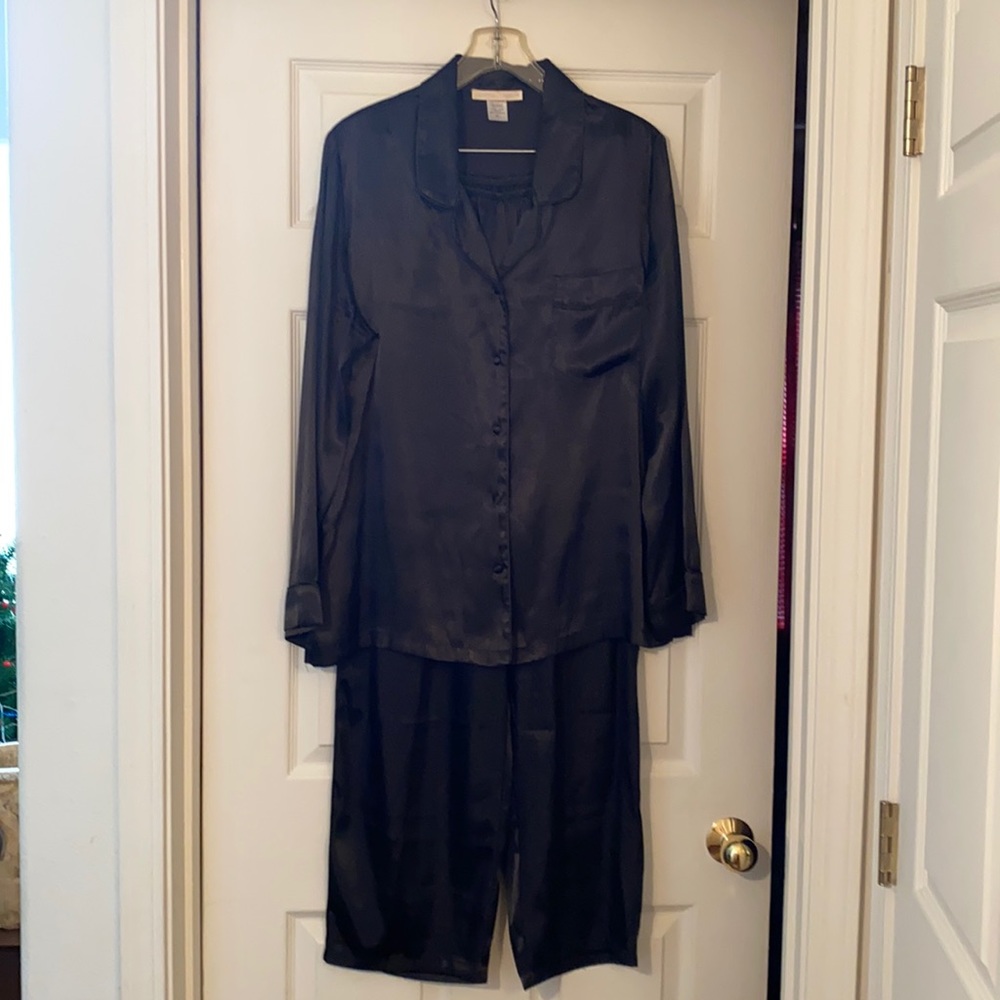 California Dynasty Black silky Satin Pajamas size Large NWOT no call outs